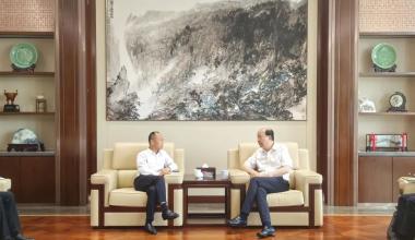 Чжан Шицянь, президент відділення Промислового та комерційного банку Китаю в Цзясін, відвідав Тункун для проведення досліджень